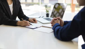 tenaga kerja sedang interview
