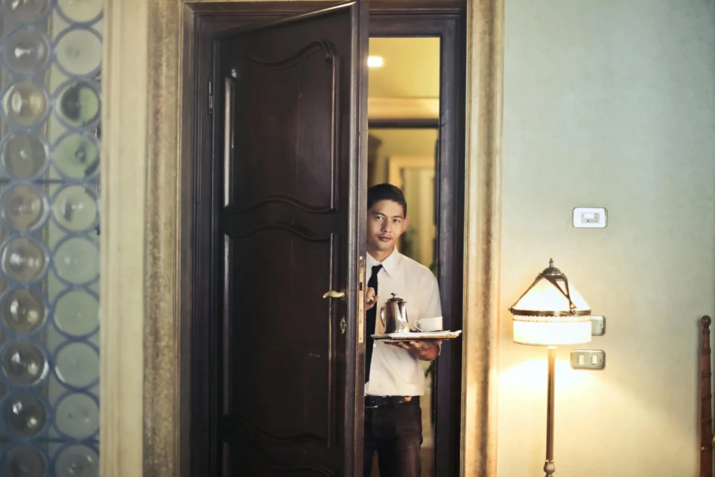 Pelayanan Kamar di Industri Hospitality, Temukan Lowongan Kerja Hospitality Disini